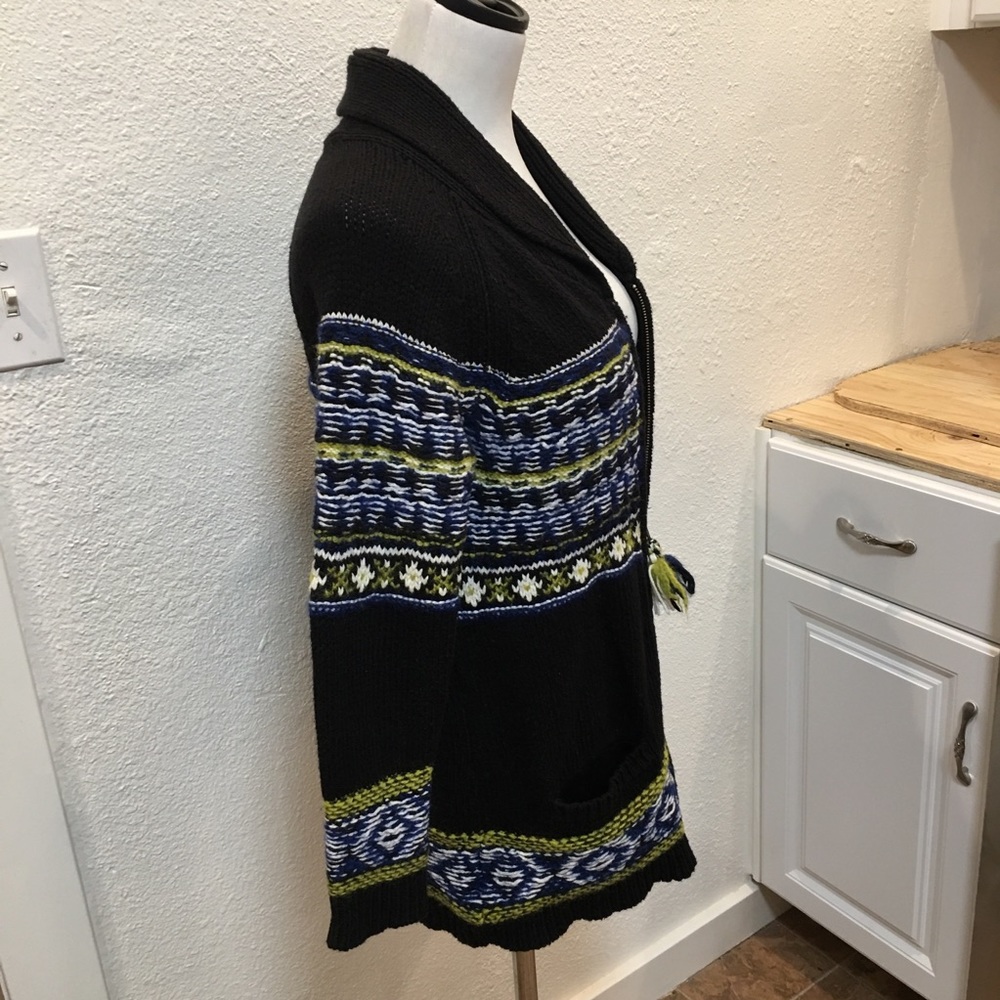 Sparrow Knit Crocheted Long Sweater w Zip Closure - Picture 4 of 8